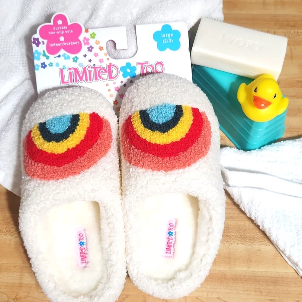 ADORABLE LIMITED TOO. RAINBIW SLIPPERS